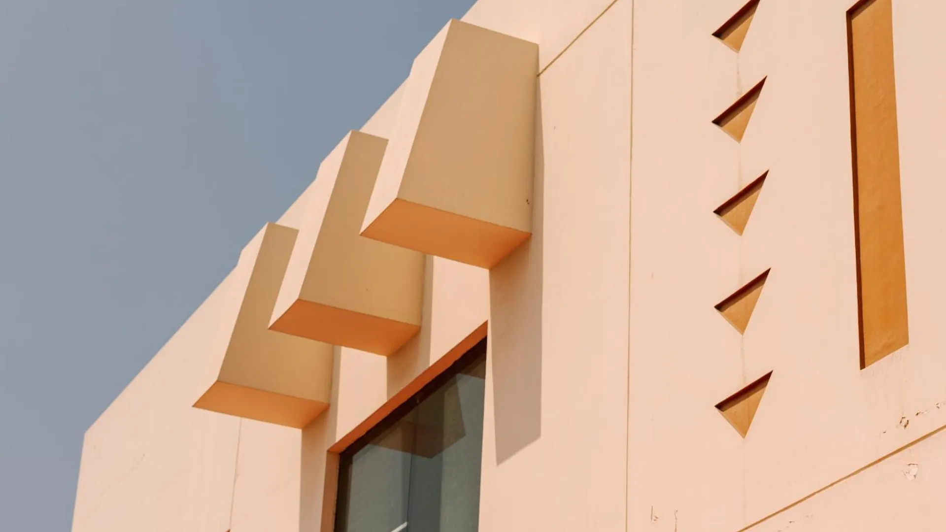 Sonder At Jbr The Walk Aparthotel Dubai 2*,